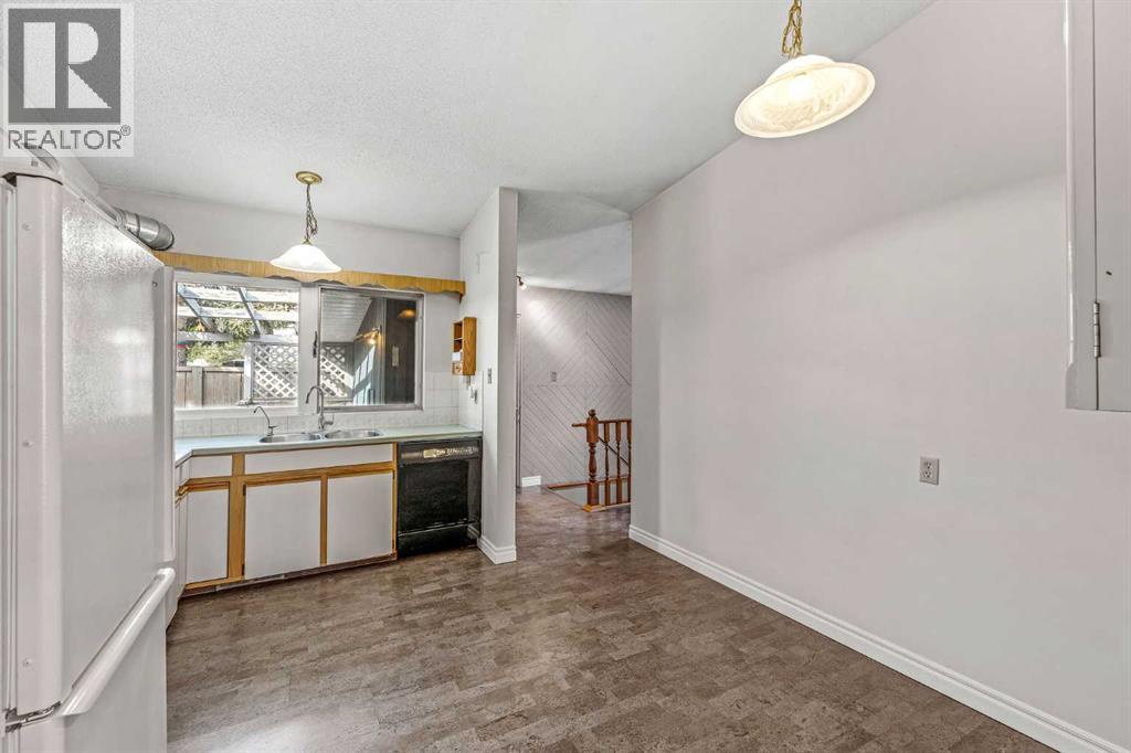 10607 Maplecreek Drive Se, Calgary, Alberta