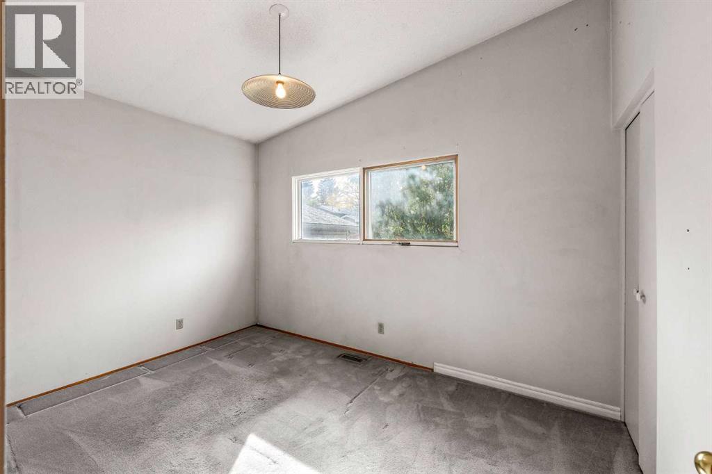 10607 Maplecreek Drive Se, Calgary, Alberta