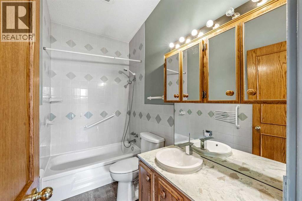 10607 Maplecreek Drive Se, Calgary, Alberta