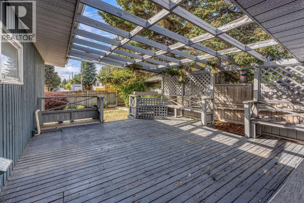 10607 Maplecreek Drive Se, Calgary, Alberta