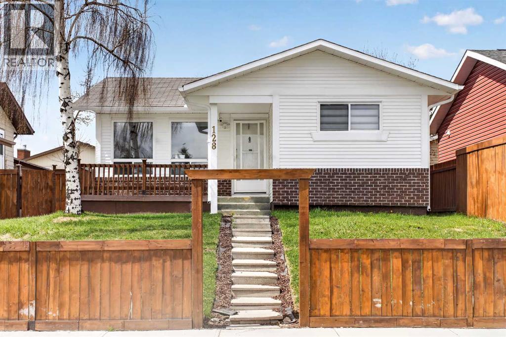 128 Castledale Crescent Ne, Calgary, Alberta