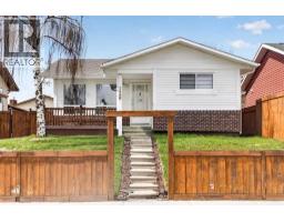 128 Castledale Crescent NE