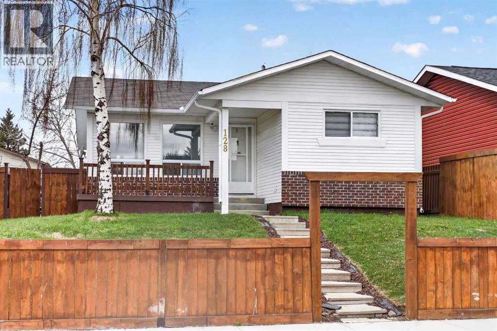 128 Castledale Crescent Ne, Calgary, Alberta