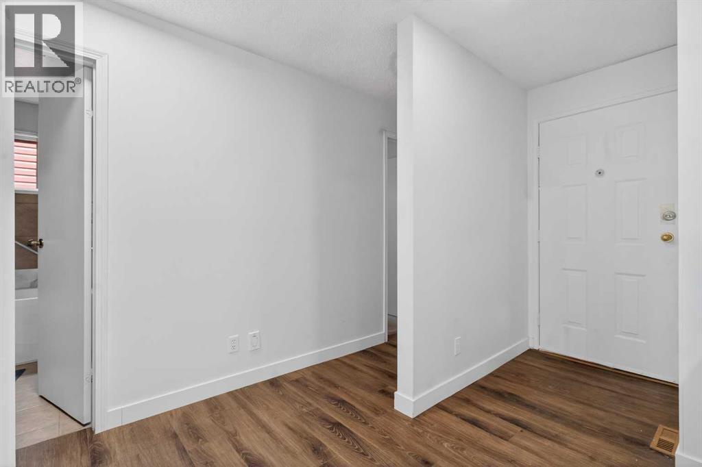 128 Castledale Crescent Ne, Calgary, Alberta