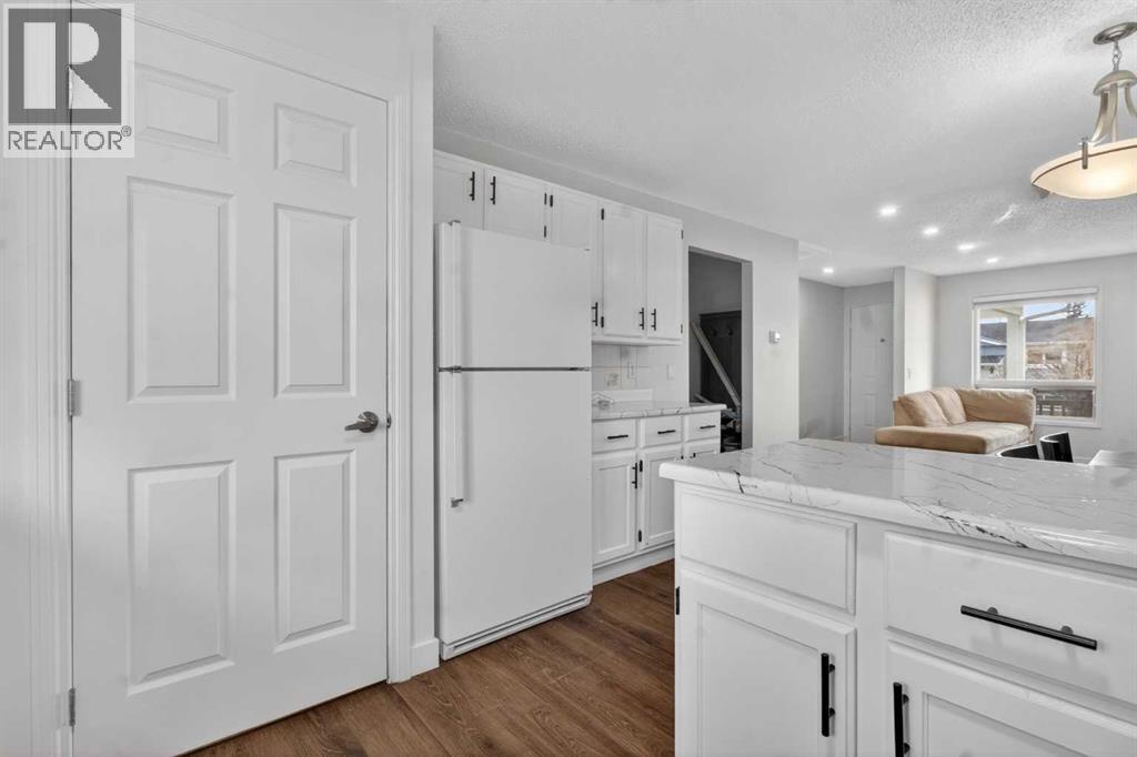 128 Castledale Crescent Ne, Calgary, Alberta