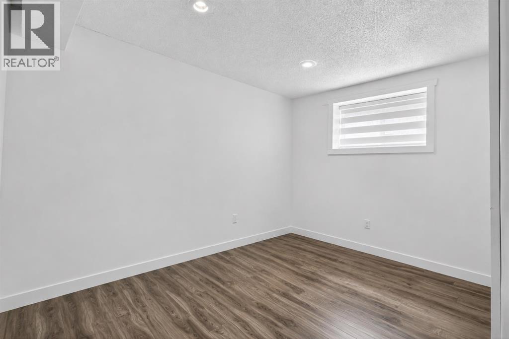 128 Castledale Crescent Ne, Calgary, Alberta