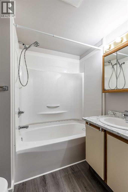 307, 3090 15 Avenue Se, Medicine Hat, Alberta