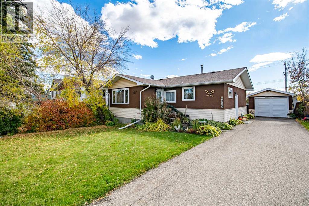 4915 51 Avenue, Eckville, Alberta