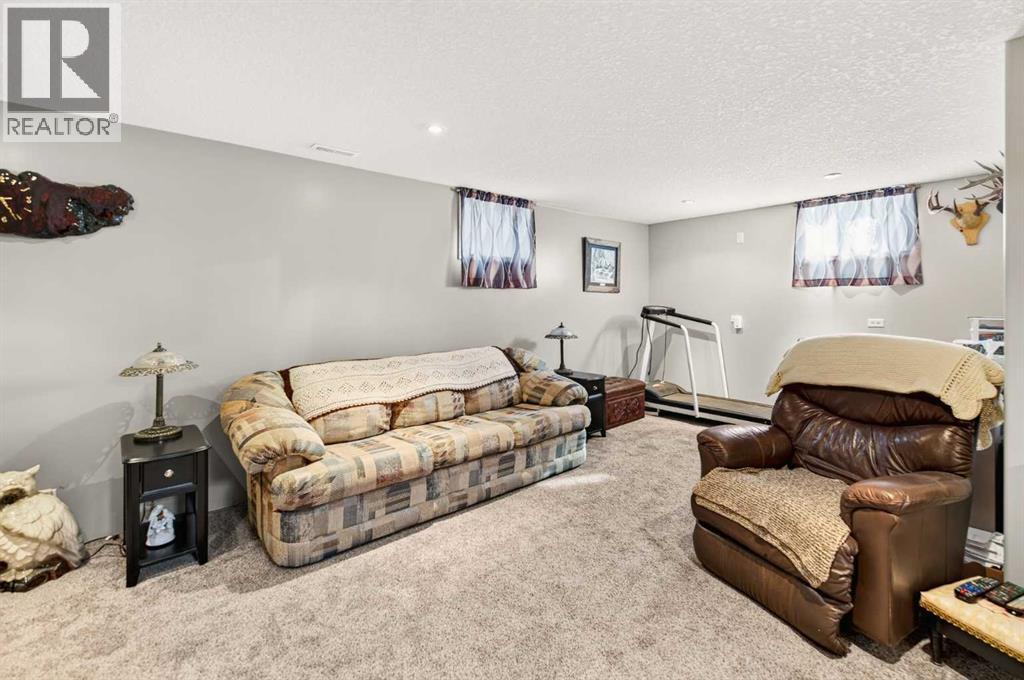 4915 51 Avenue, Eckville, Alberta