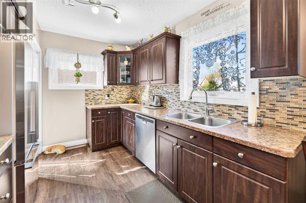 4915 51 Avenue, Eckville, Alberta