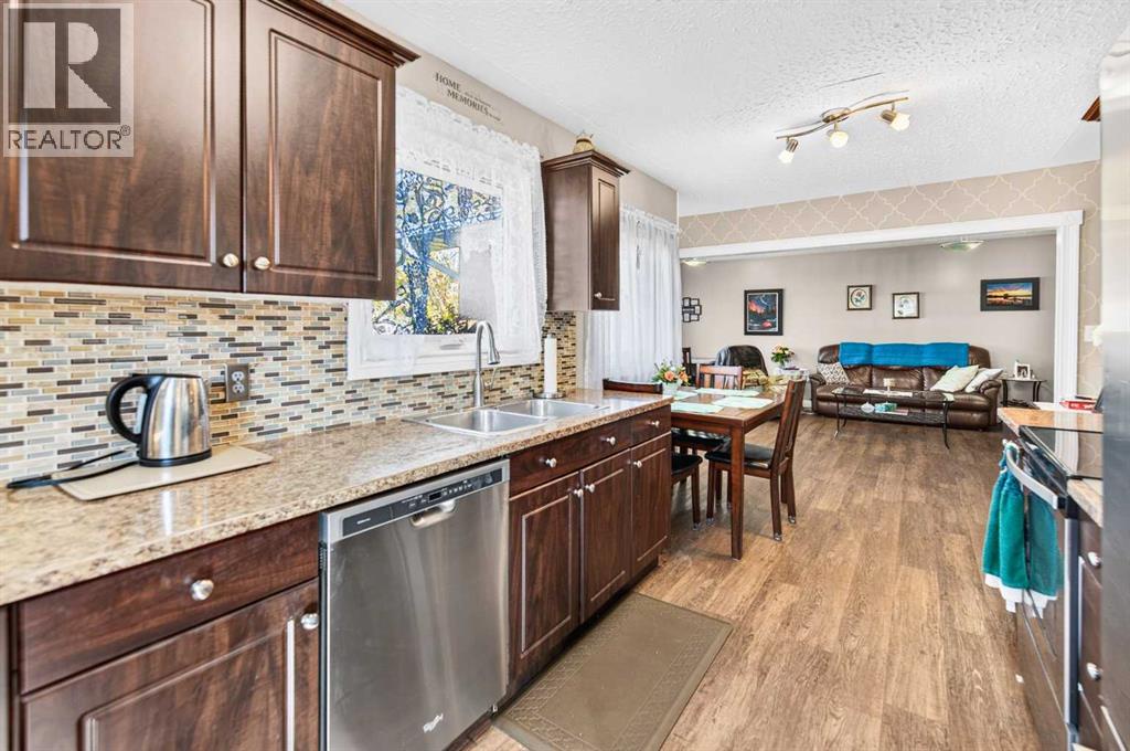 4915 51 Avenue, Eckville, Alberta