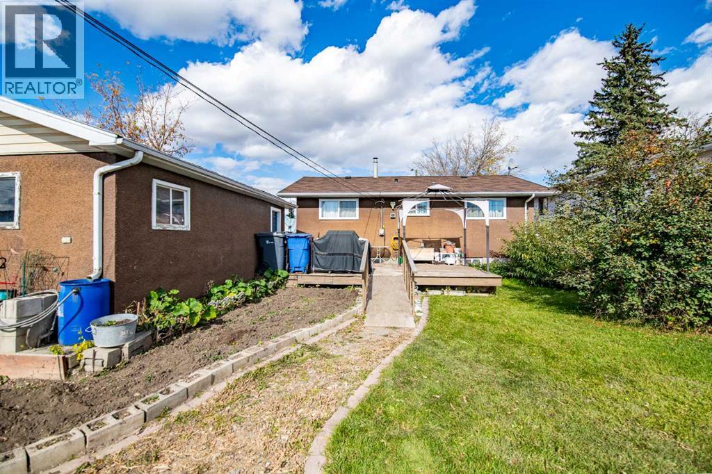 4915 51 Avenue, Eckville, Alberta
