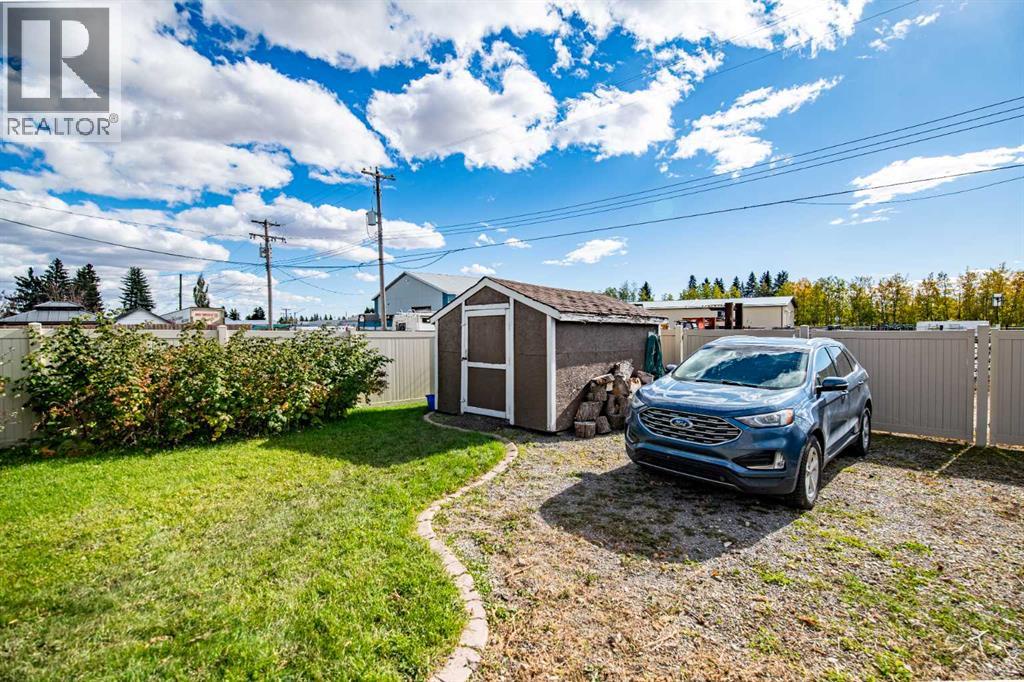 4915 51 Avenue, Eckville, Alberta