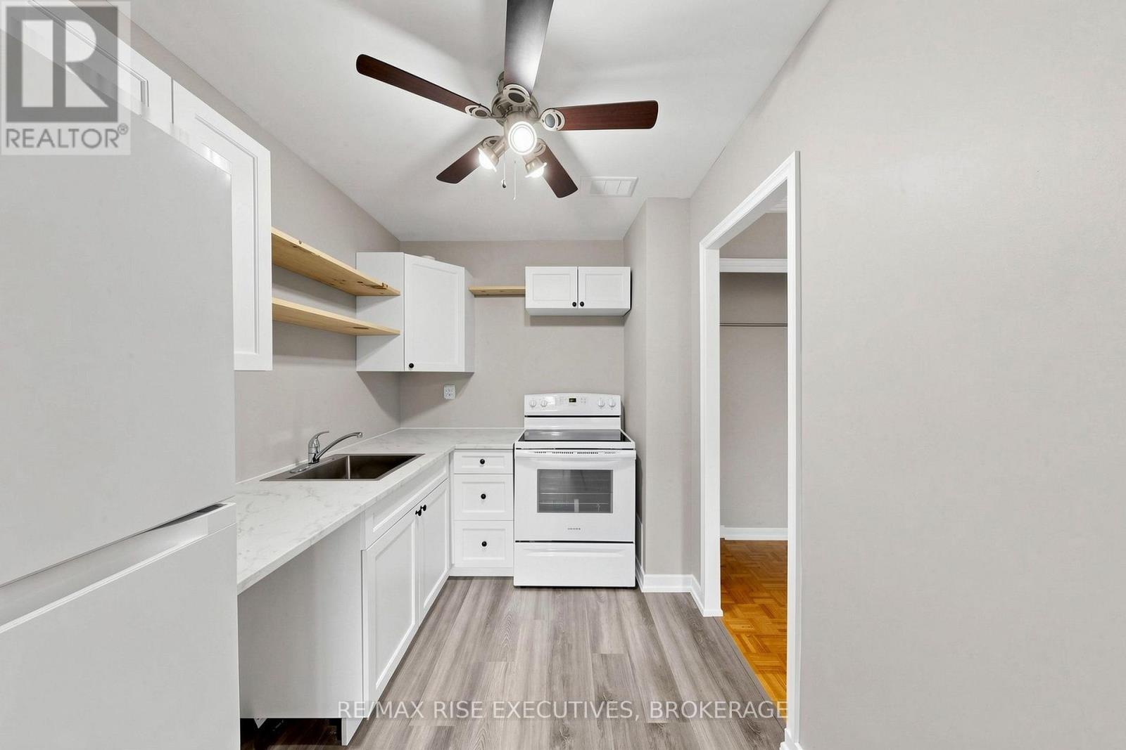 304 - 160 The Donway W, Toronto (banbury-don Mills), Ontario