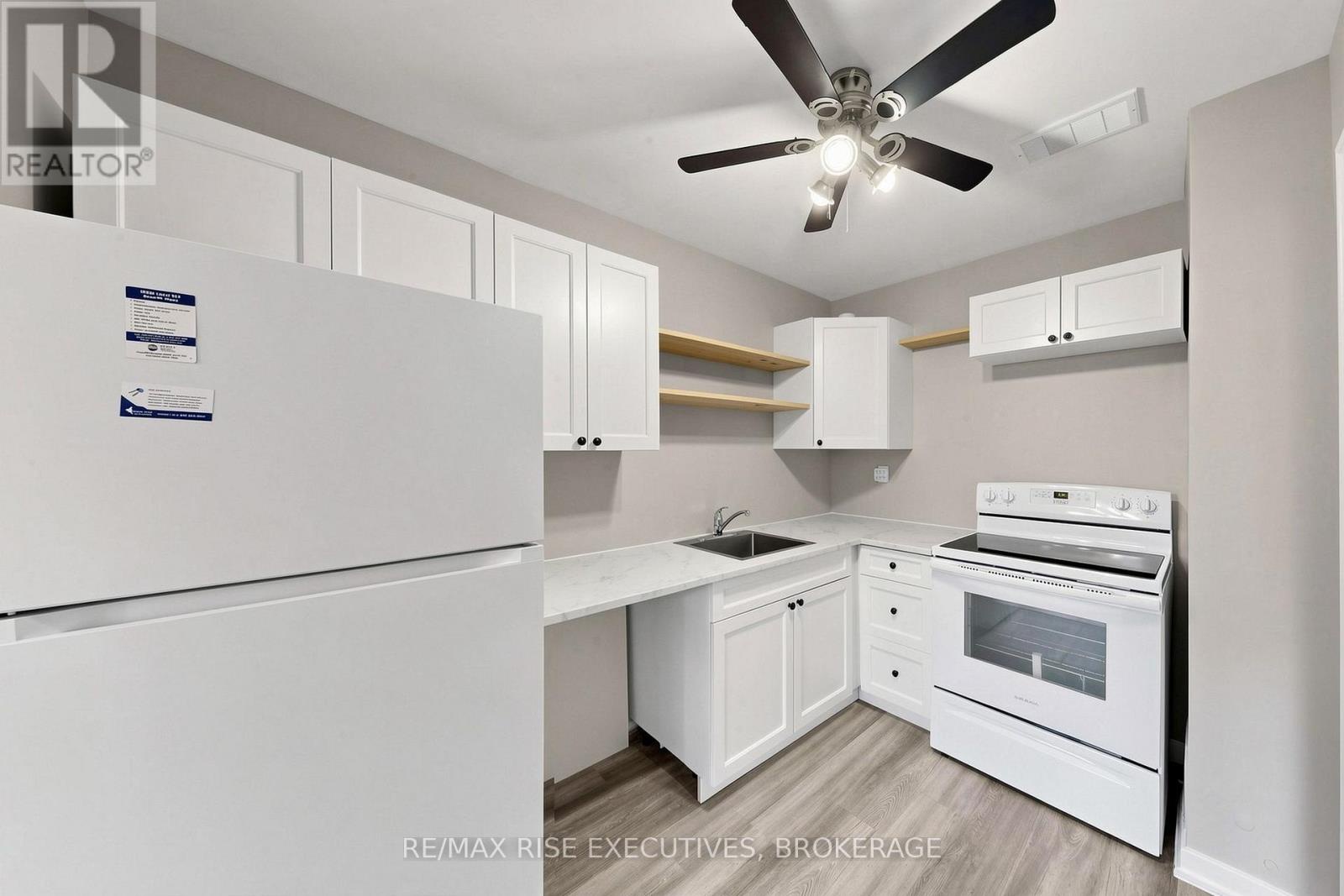 304 - 160 The Donway W, Toronto (banbury-don Mills), Ontario