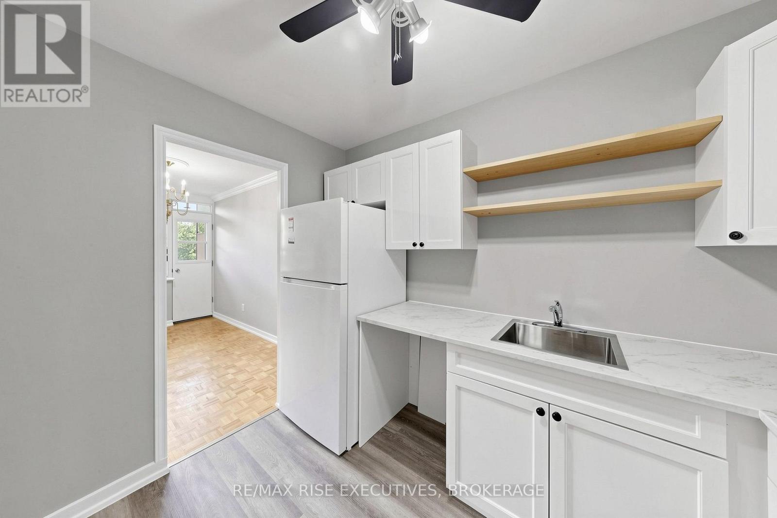 304 - 160 The Donway W, Toronto (banbury-don Mills), Ontario