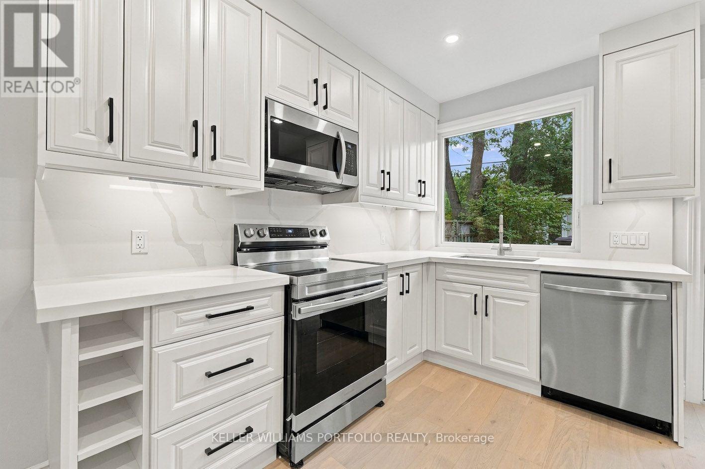 179 Oakcrest Avenue, Toronto (east End-danforth), Ontario