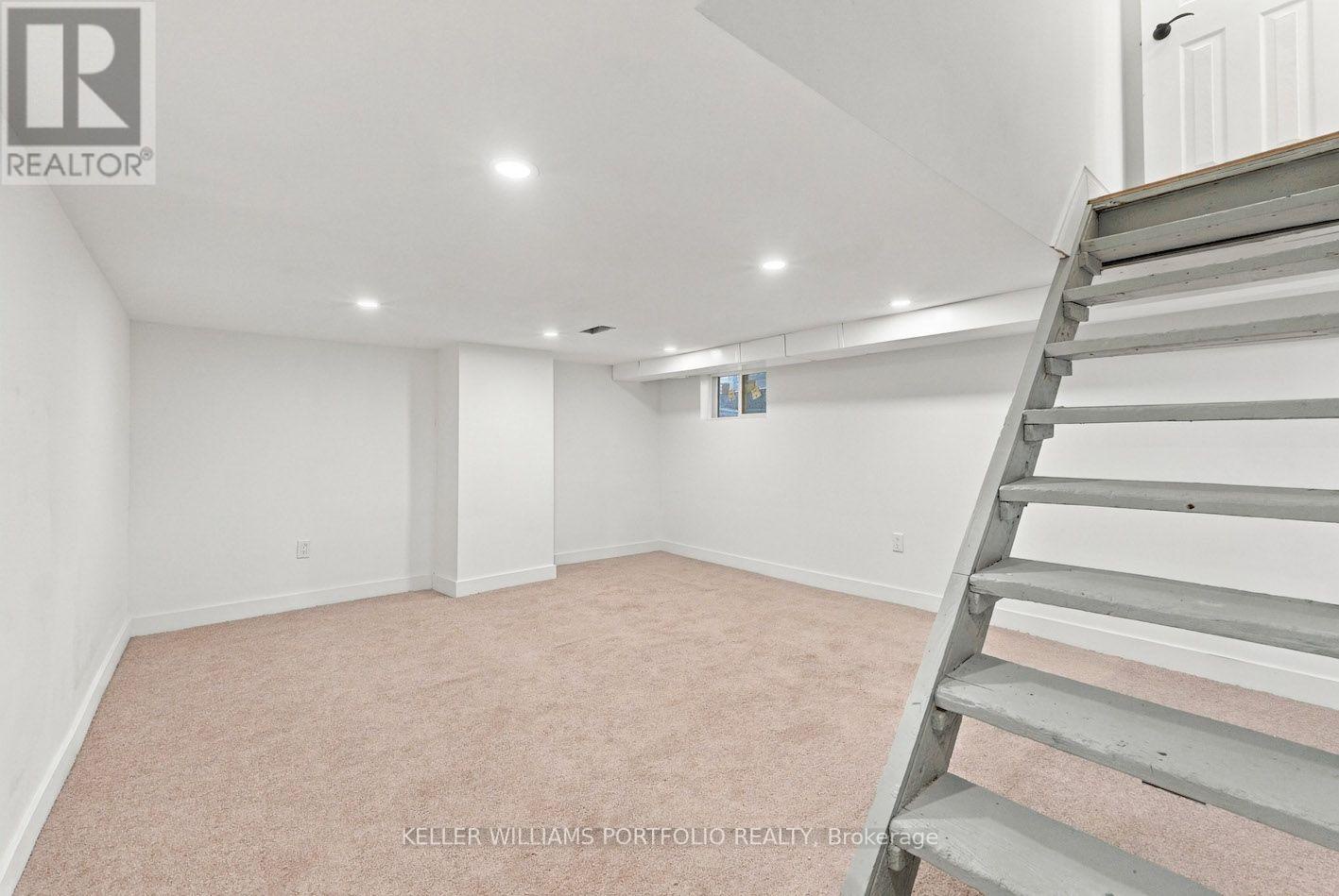 179 Oakcrest Avenue, Toronto (east End-danforth), Ontario