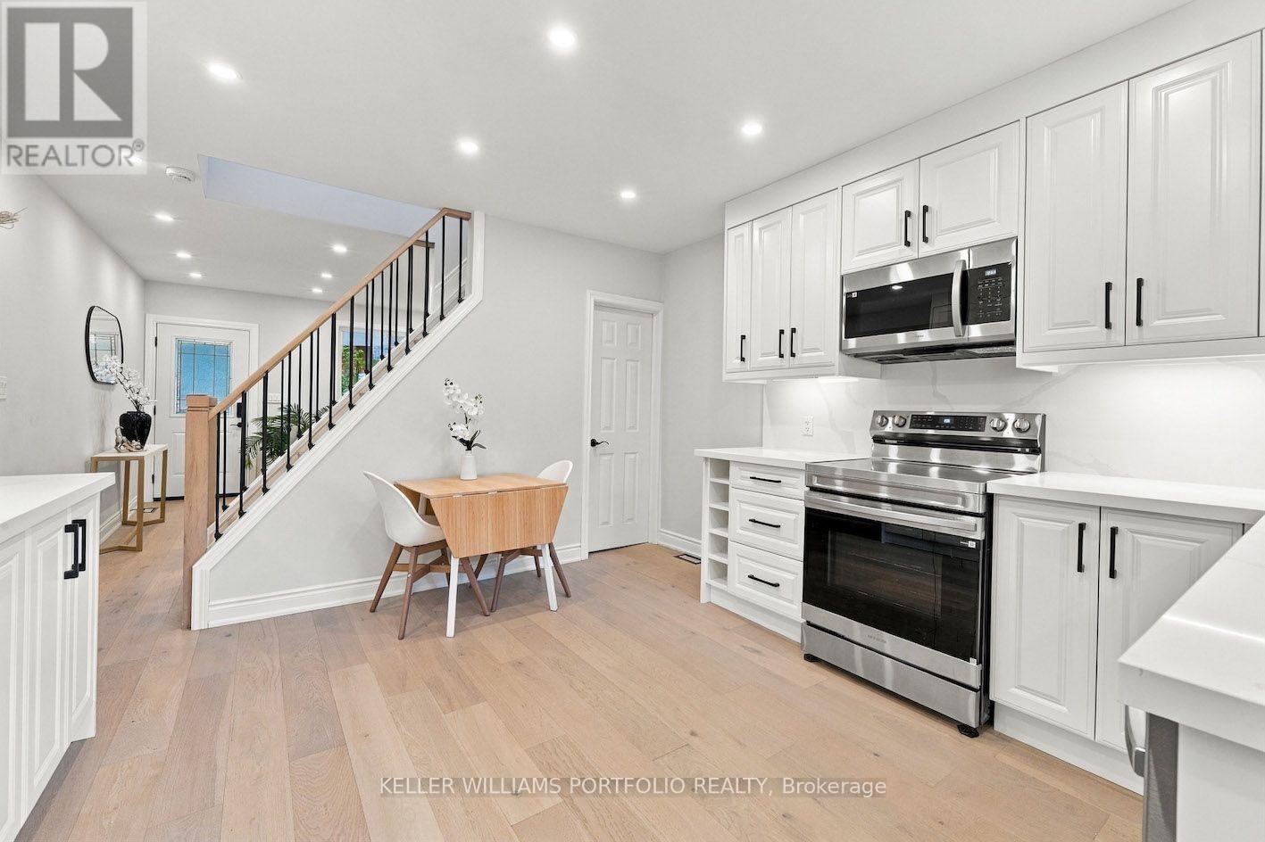 179 Oakcrest Avenue, Toronto (east End-danforth), Ontario