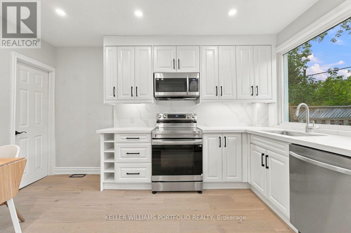 179 Oakcrest Avenue, Toronto (east End-danforth), Ontario