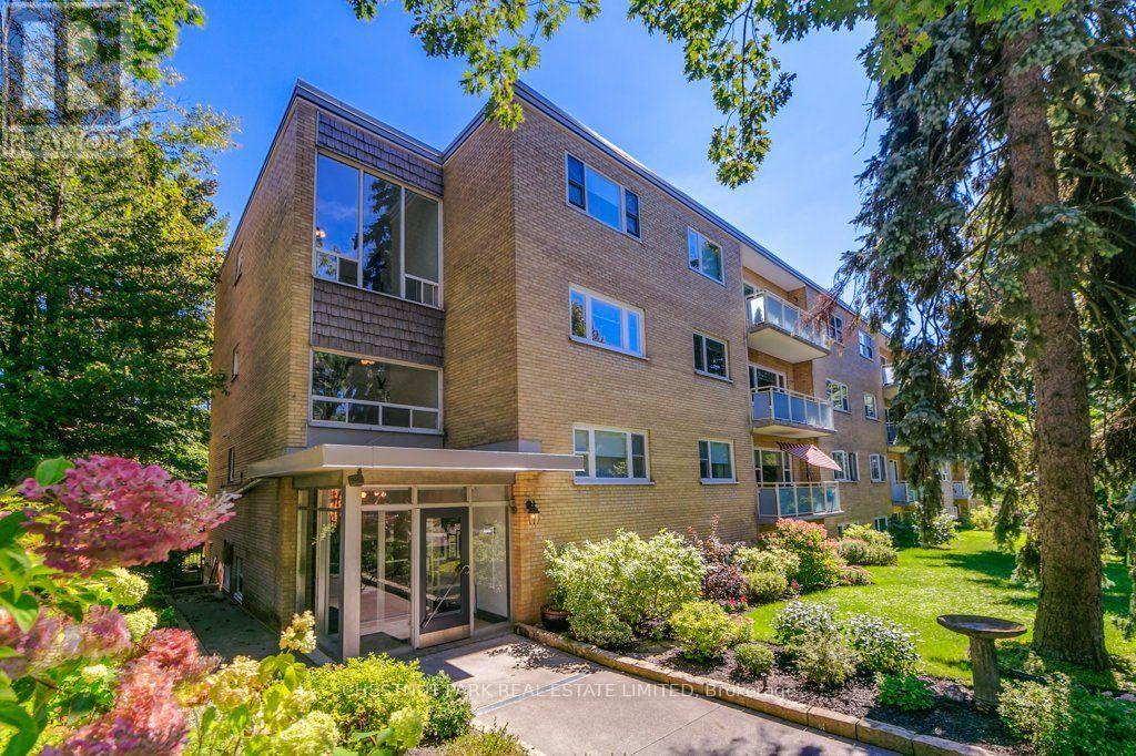 201 - 75 Scarborough Road, Toronto (the Beaches), Ontario