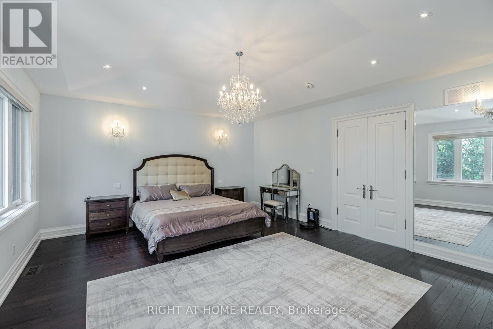 35 Burnelm Drive, Toronto (islington-city Centre West), Ontario