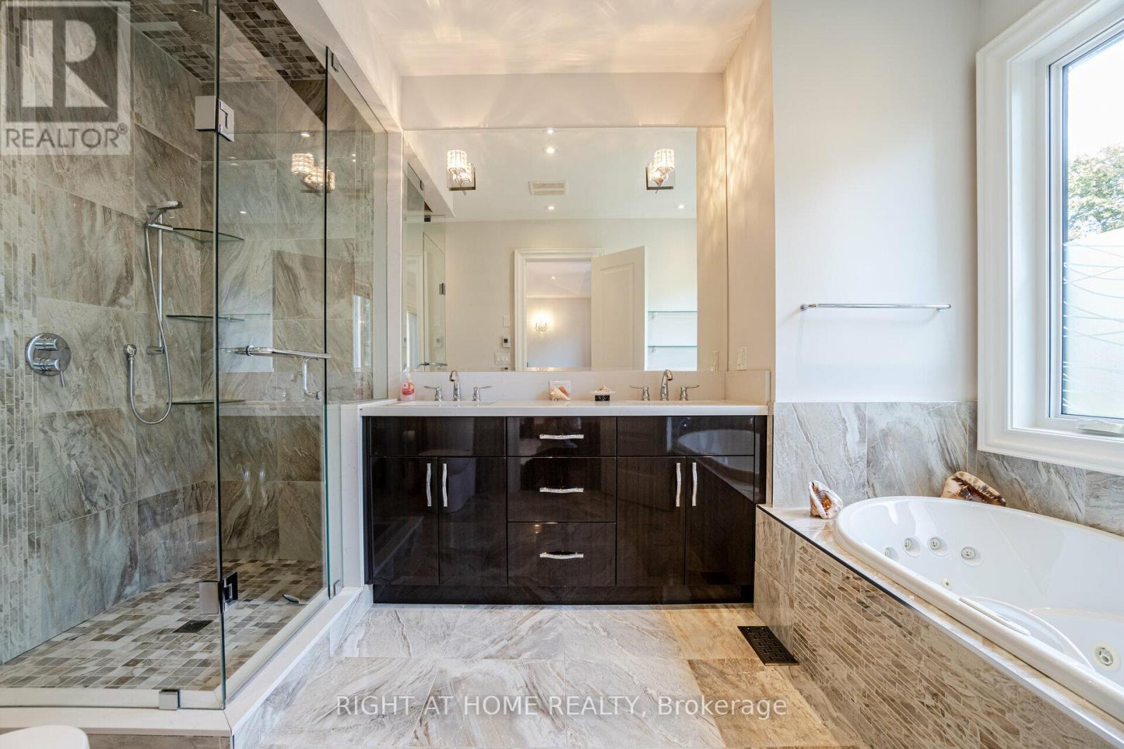 35 Burnelm Drive, Toronto (islington-city Centre West), Ontario