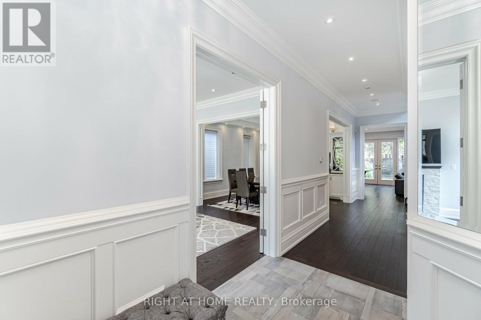 35 Burnelm Drive, Toronto (islington-city Centre West), Ontario