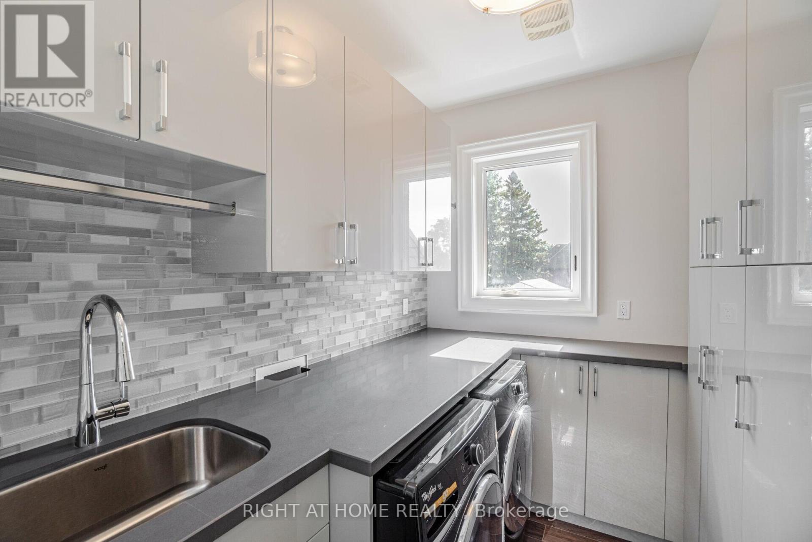 35 Burnelm Drive, Toronto (islington-city Centre West), Ontario