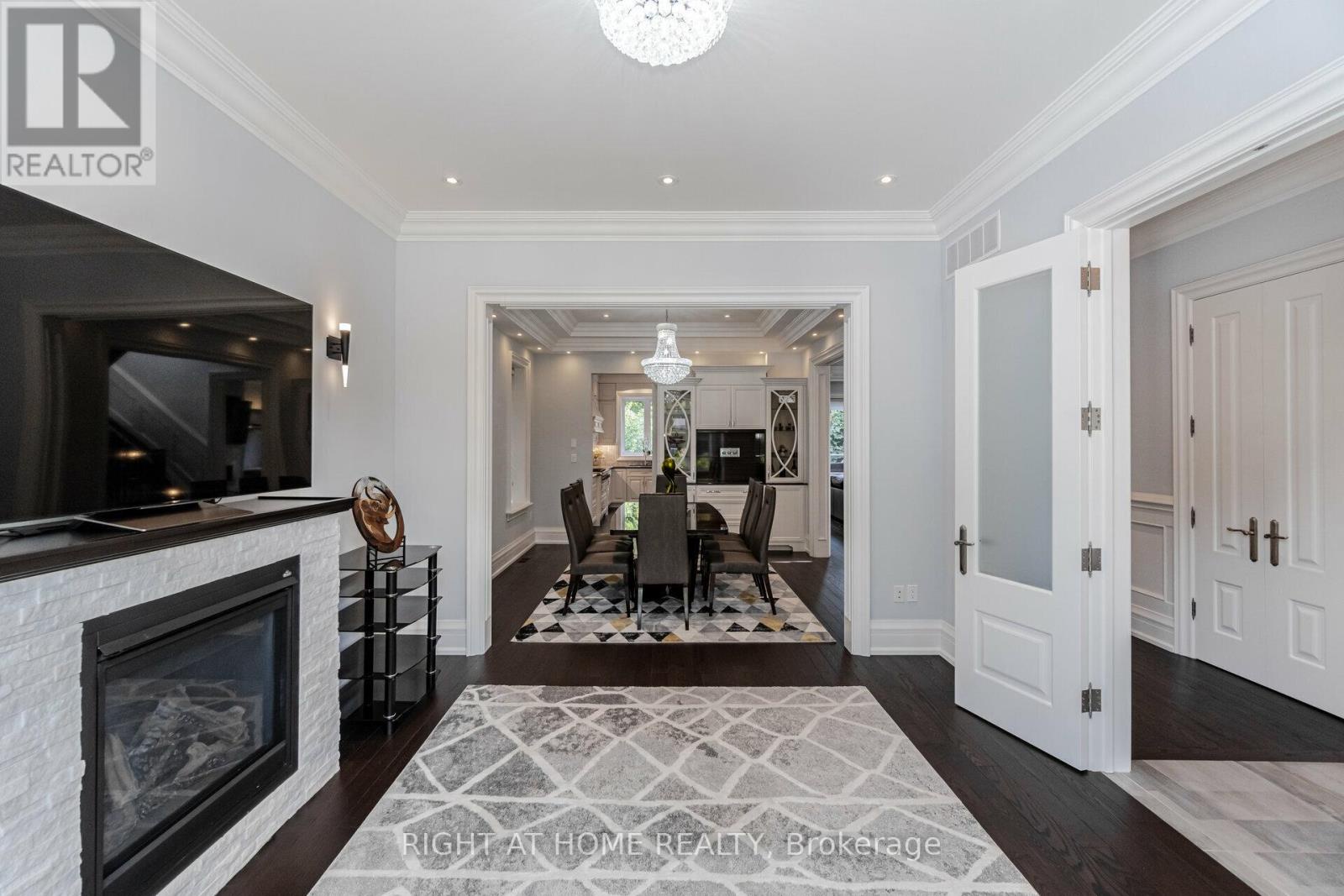 35 Burnelm Drive, Toronto (islington-city Centre West), Ontario