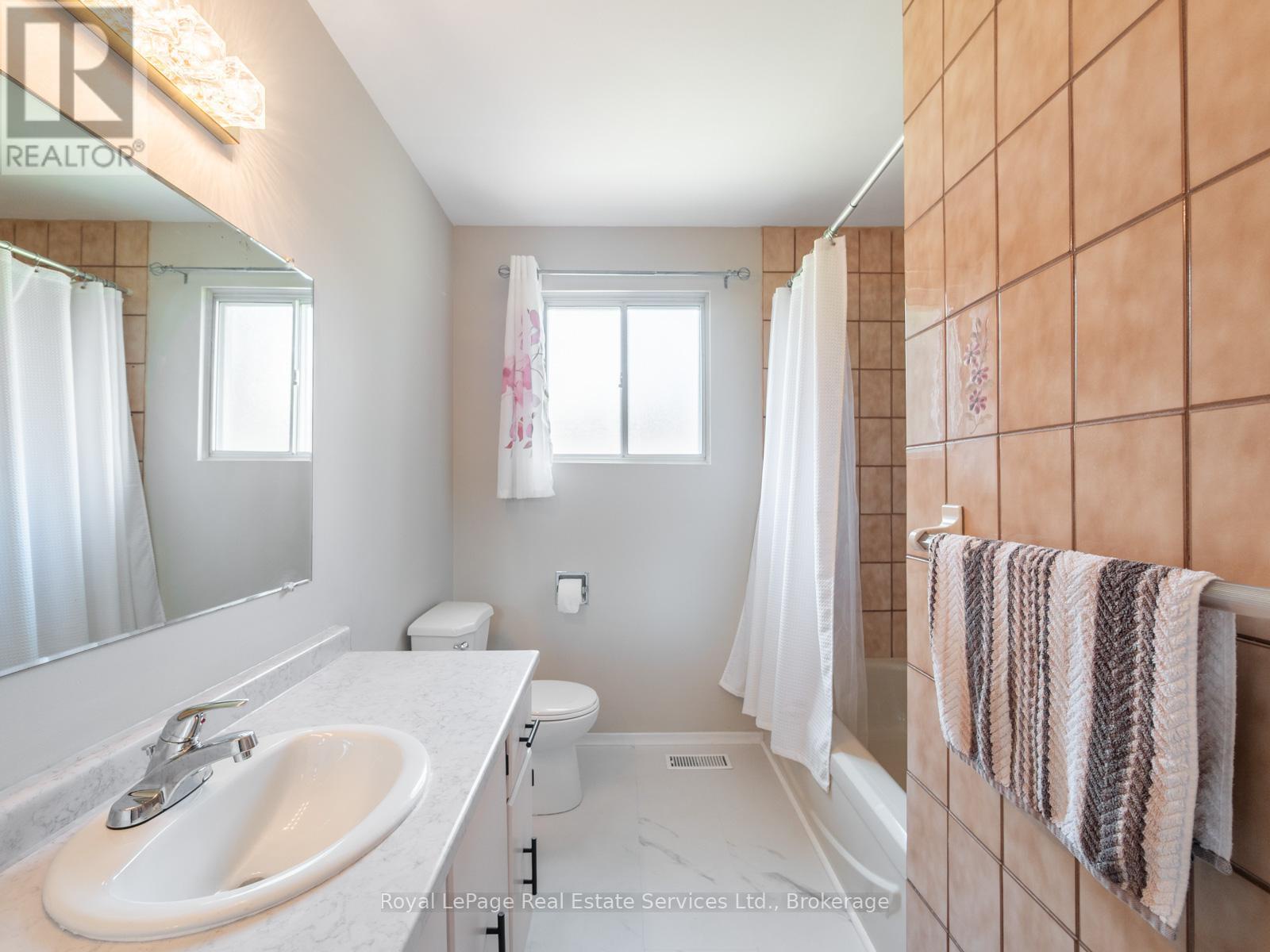 1 Mosswood Lane, Toronto (west Humber-clairville), Ontario