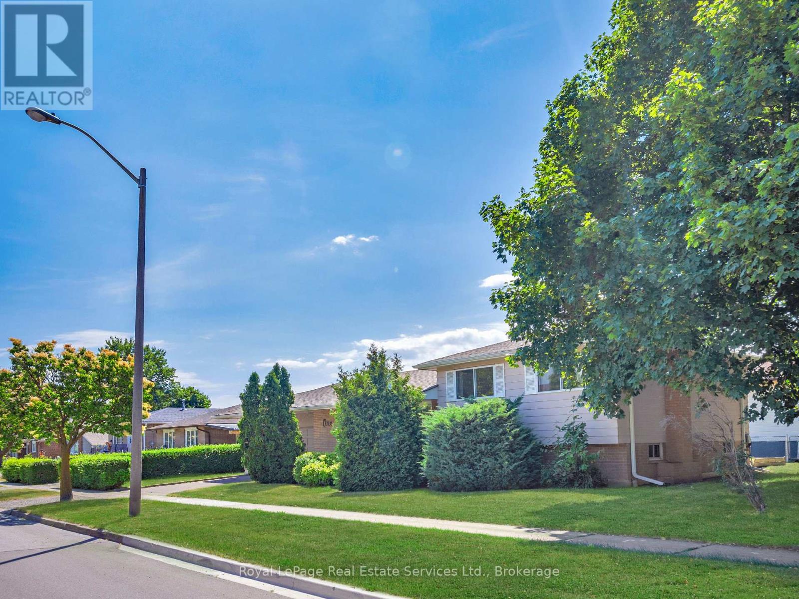 1 Mosswood Lane, Toronto (west Humber-clairville), Ontario