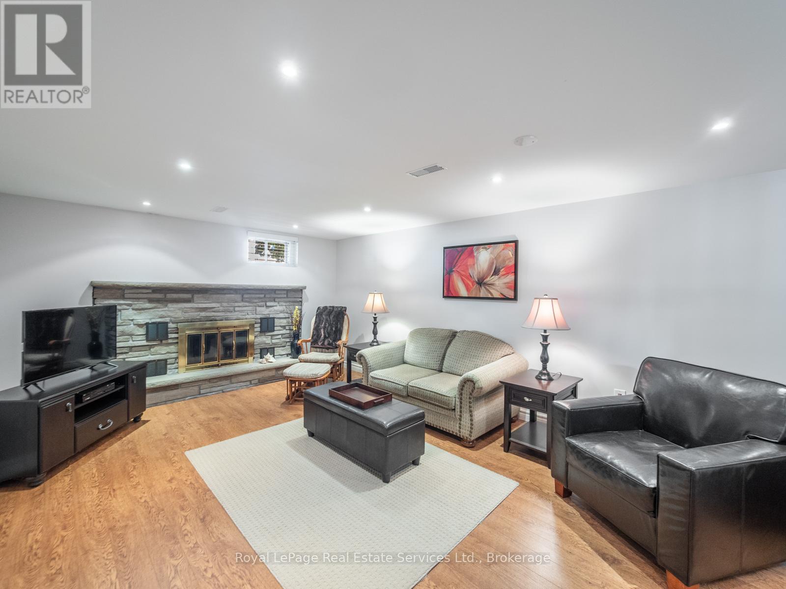 1 Mosswood Lane, Toronto (west Humber-clairville), Ontario