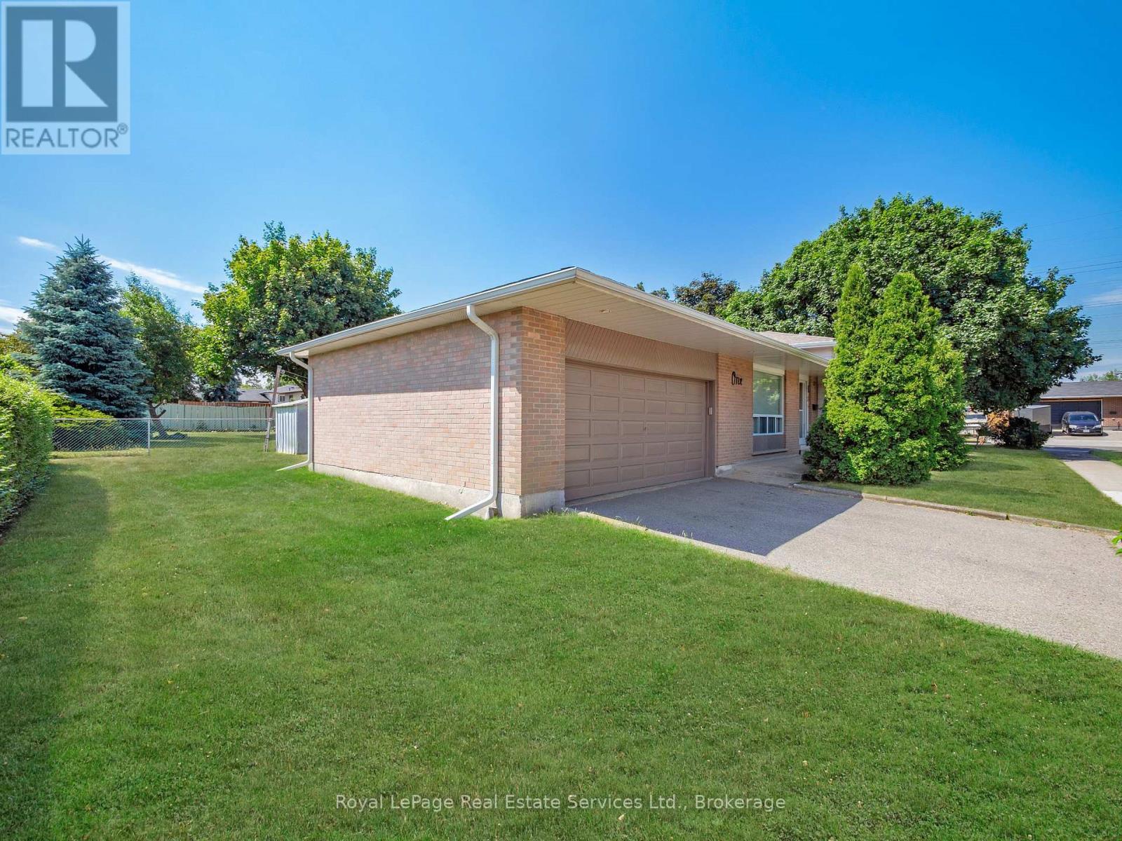 1 Mosswood Lane, Toronto (west Humber-clairville), Ontario