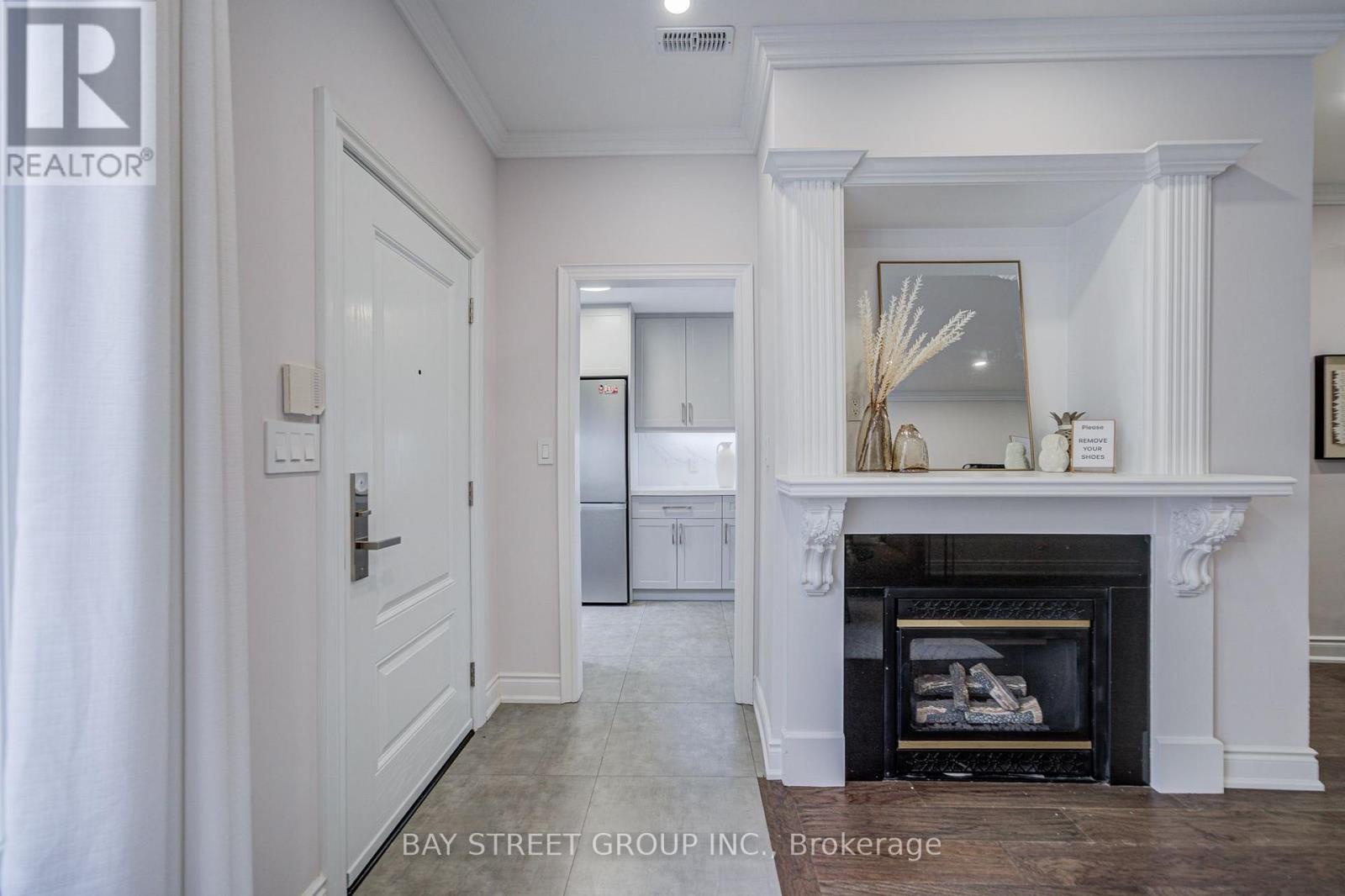 105 - 11 Everson Drive, Toronto (willowdale East), Ontario