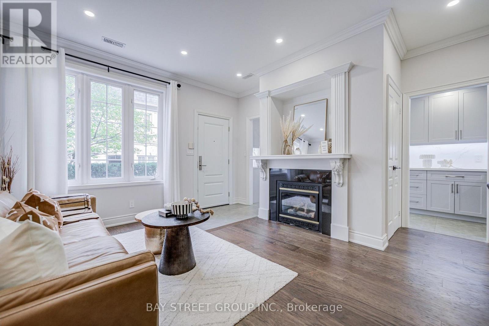 105 - 11 Everson Drive, Toronto (willowdale East), Ontario