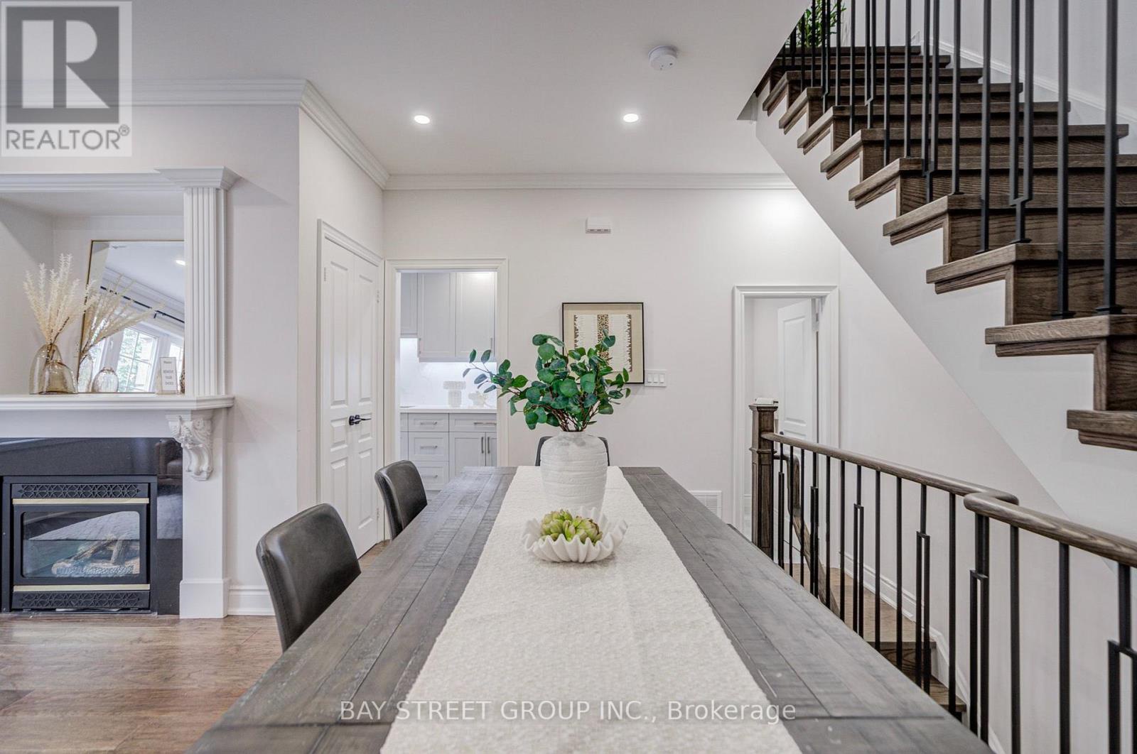 105 - 11 Everson Drive, Toronto (willowdale East), Ontario