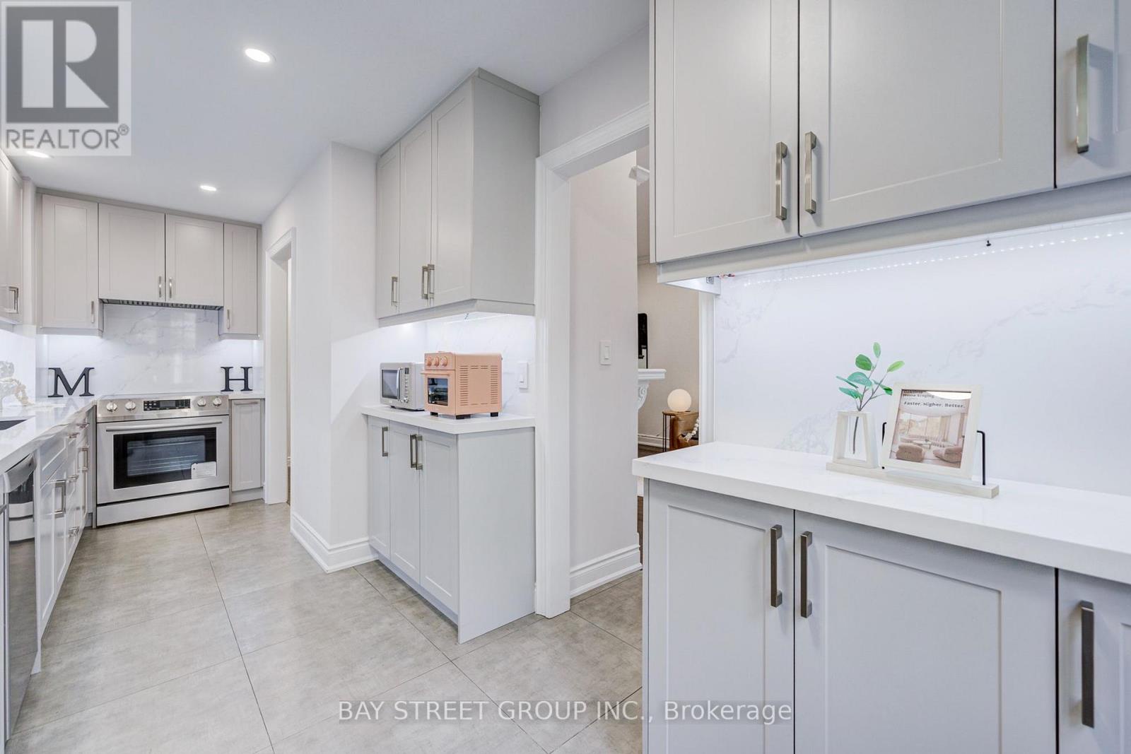 105 - 11 Everson Drive, Toronto (willowdale East), Ontario