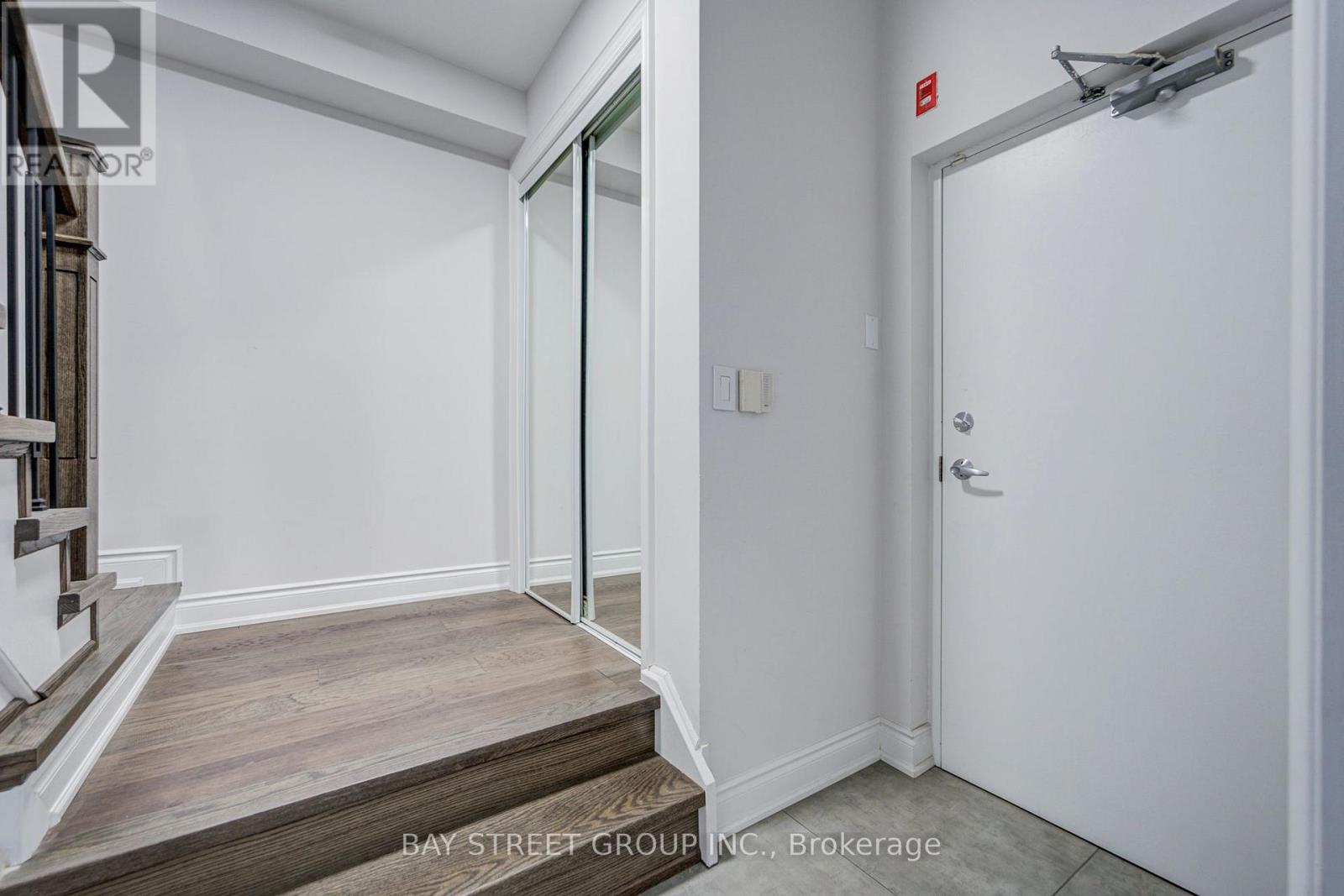 105 - 11 Everson Drive, Toronto (willowdale East), Ontario