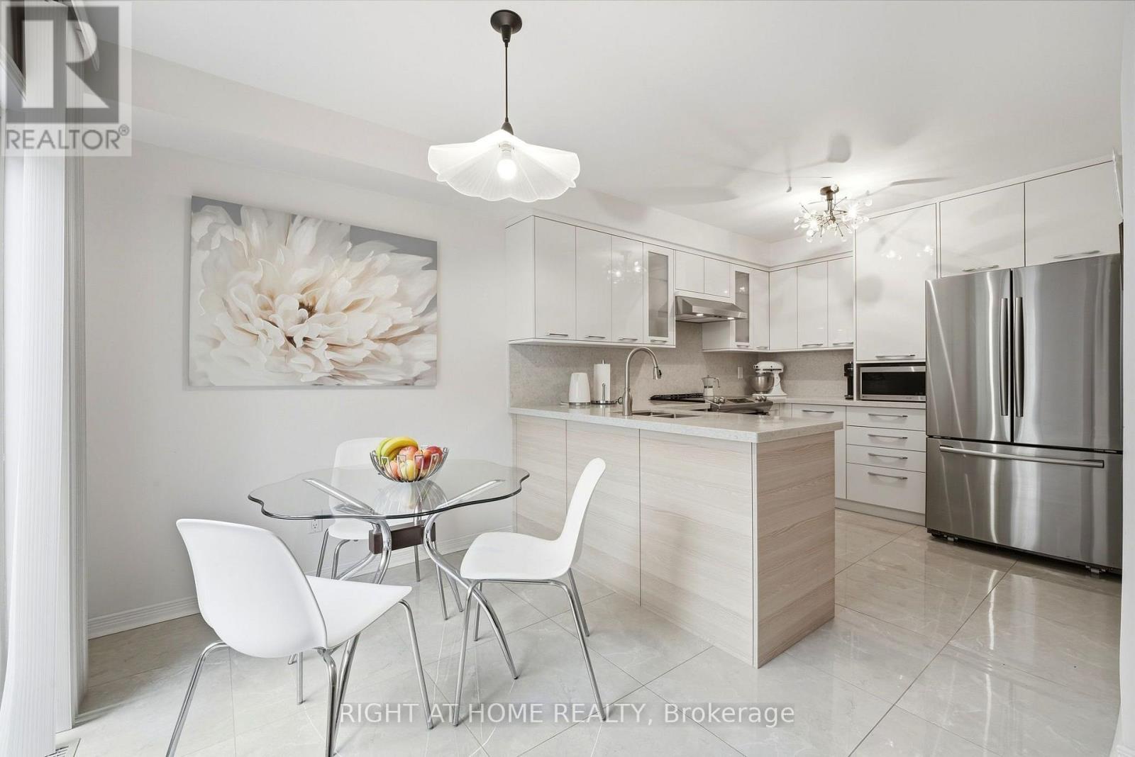 2 - 23 West Deane Park Drive, Toronto (eringate-centennial-west Deane), Ontario