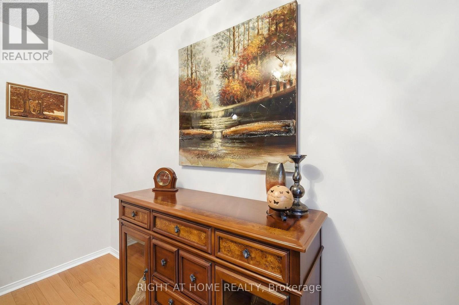 2 - 23 West Deane Park Drive, Toronto (eringate-centennial-west Deane), Ontario