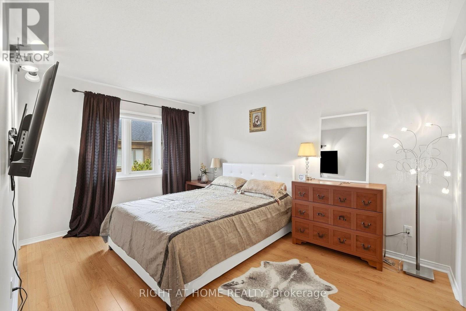 2 - 23 West Deane Park Drive, Toronto (eringate-centennial-west Deane), Ontario