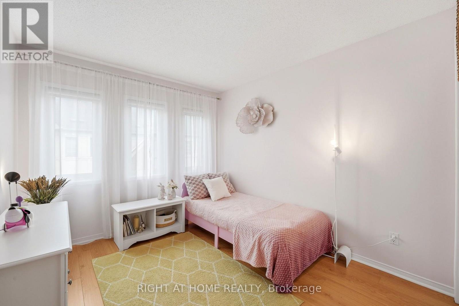 2 - 23 West Deane Park Drive, Toronto (eringate-centennial-west Deane), Ontario