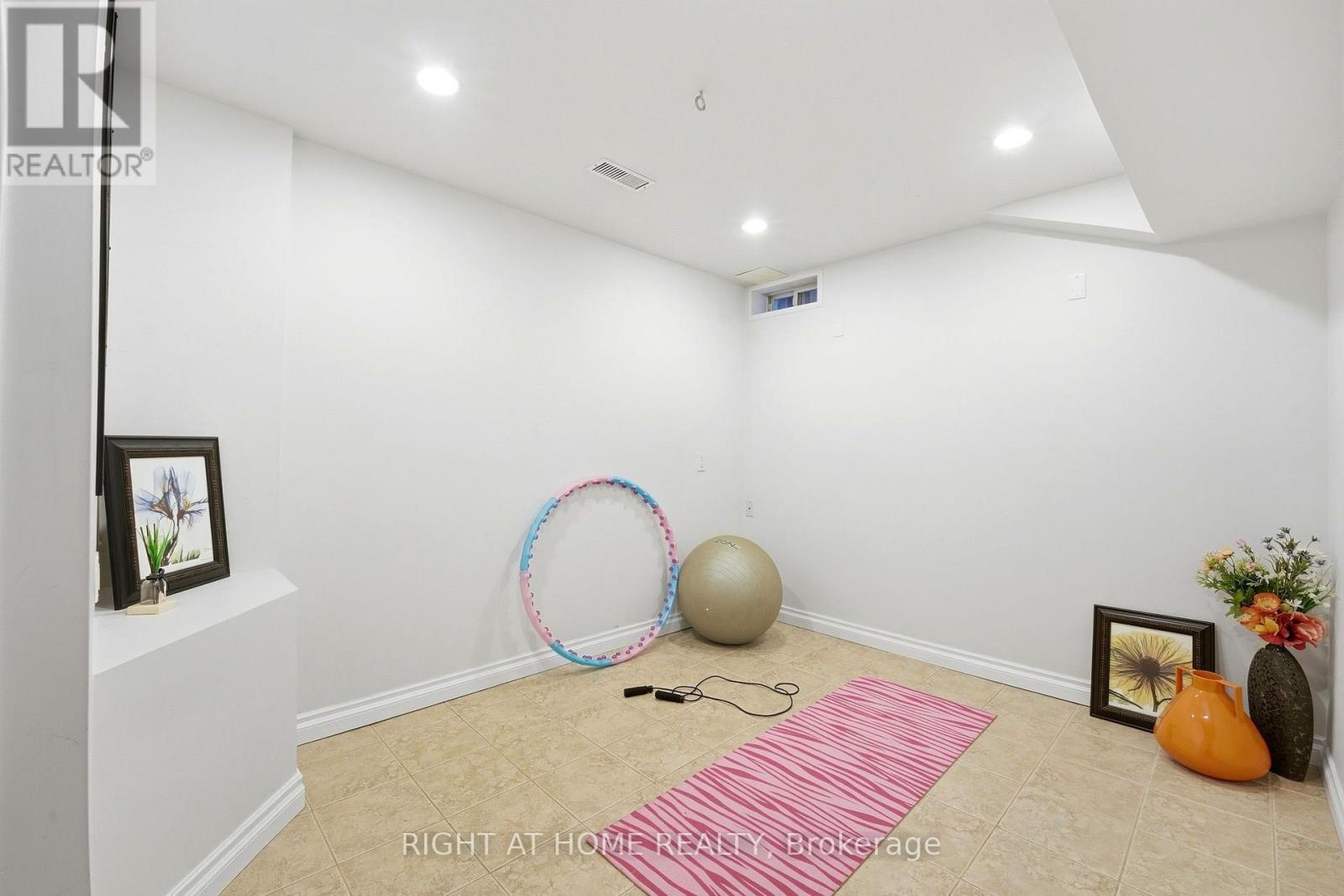 2 - 23 West Deane Park Drive, Toronto (eringate-centennial-west Deane), Ontario