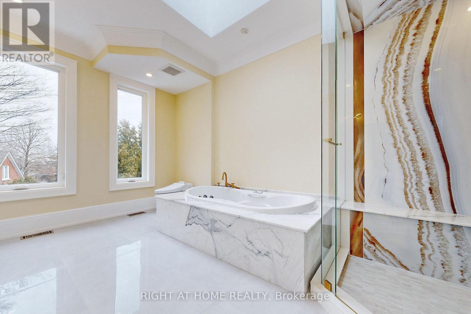 10 Jocelyn Crescent, Toronto (banbury-don Mills), Ontario