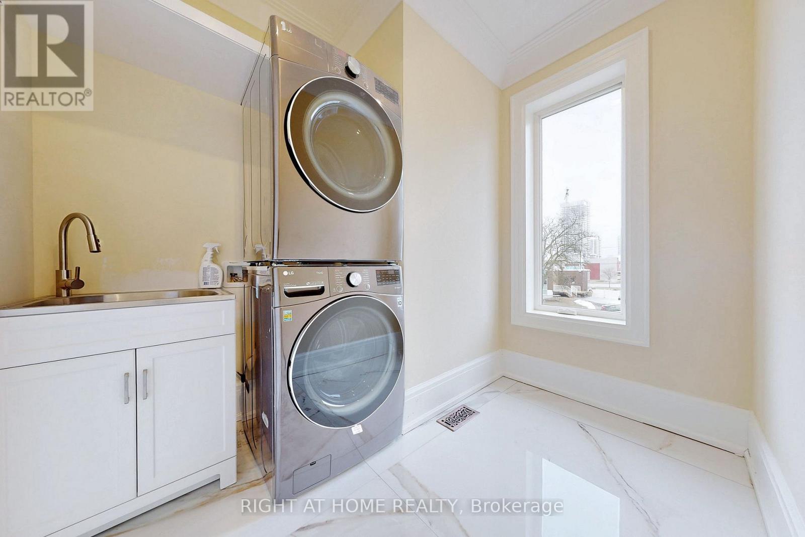 10 Jocelyn Crescent, Toronto (banbury-don Mills), Ontario