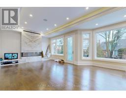 10 JOCELYN CRESCENT
