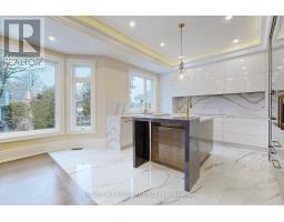 10 JOCELYN CRESCENT