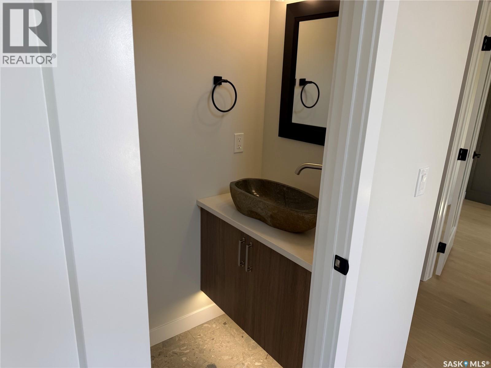 310 Traeger Manor, Saskatoon, Saskatchewan