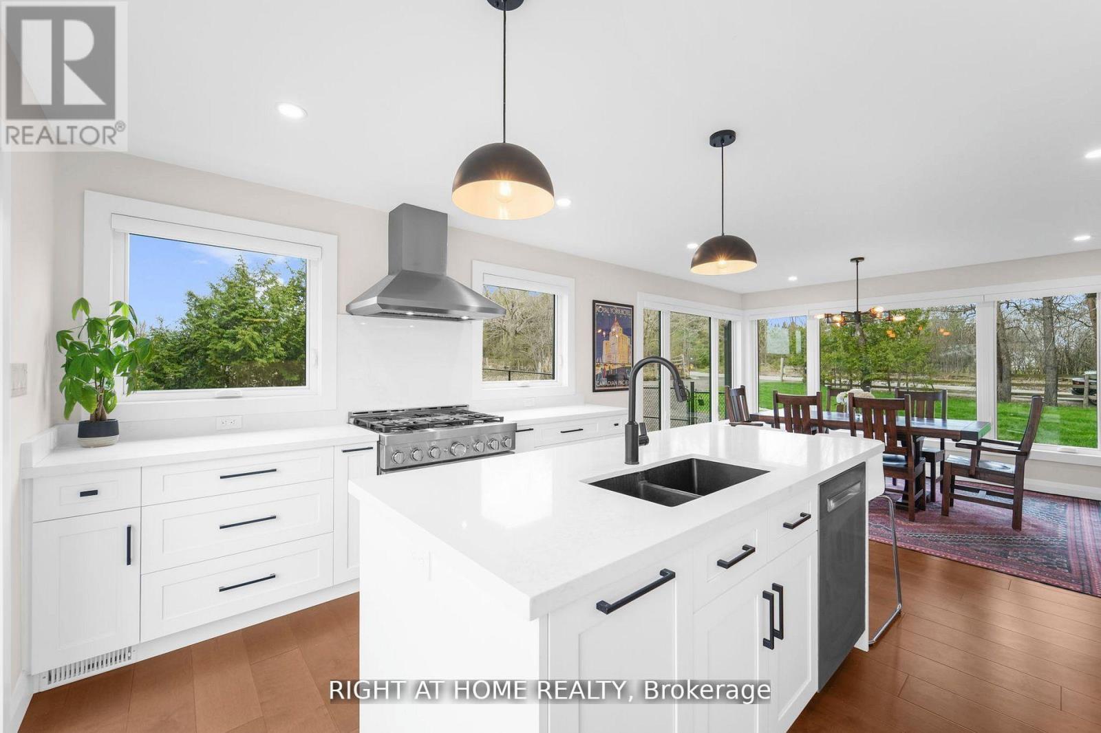 17083 Warden Avenue, Whitchurch-stouffville, Ontario
